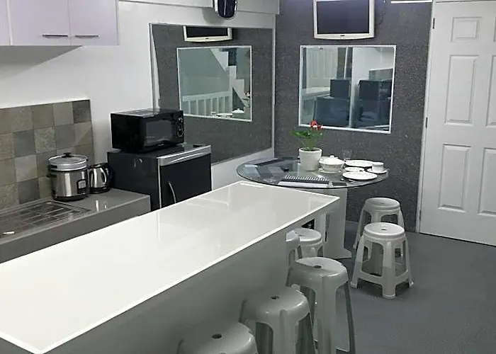 Ervoruto Makati 5*