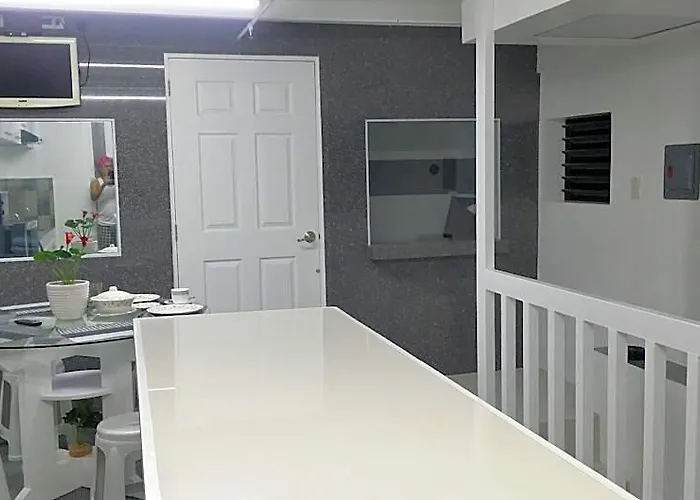 Ervoruto Makati 호텔 5*